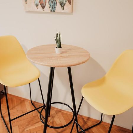 Ferienwohnung Elegant Studio, 400M From The Square Pilsen Exterior foto