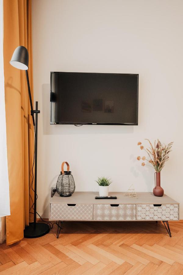 Ferienwohnung Elegant Studio, 400M From The Square Pilsen Exterior foto