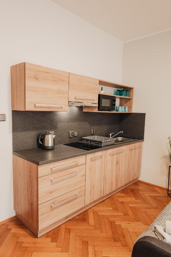 Ferienwohnung Elegant Studio, 400M From The Square Pilsen Exterior foto
